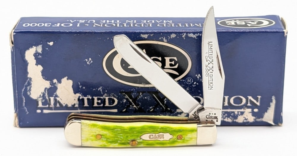 Ltd 2004 Case XX Key Lime Green Bone Tiny Trapper 62154 w/ Box: Knife is 1 of 3000, and is in very nice condition with minimal wear from handling. Overall measures 2-3/8in when closed.