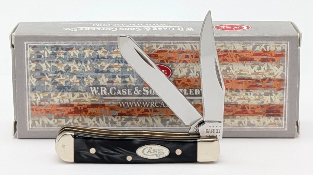 2021 Case XX Black Pearl Kirinite Tiny Trapper 102154 w/ Box: Knife is in very nice condition with minimal wear from handling. Overall measures 2-3/8in when closed.