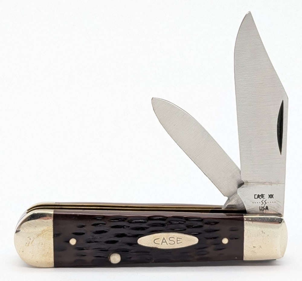 1982 Case XX Delrin Jack Knife 6235 1/2: Knife is in very nice condition with light scuffs on the bolsters from handling. Overall measures 3-3/8in when closed.