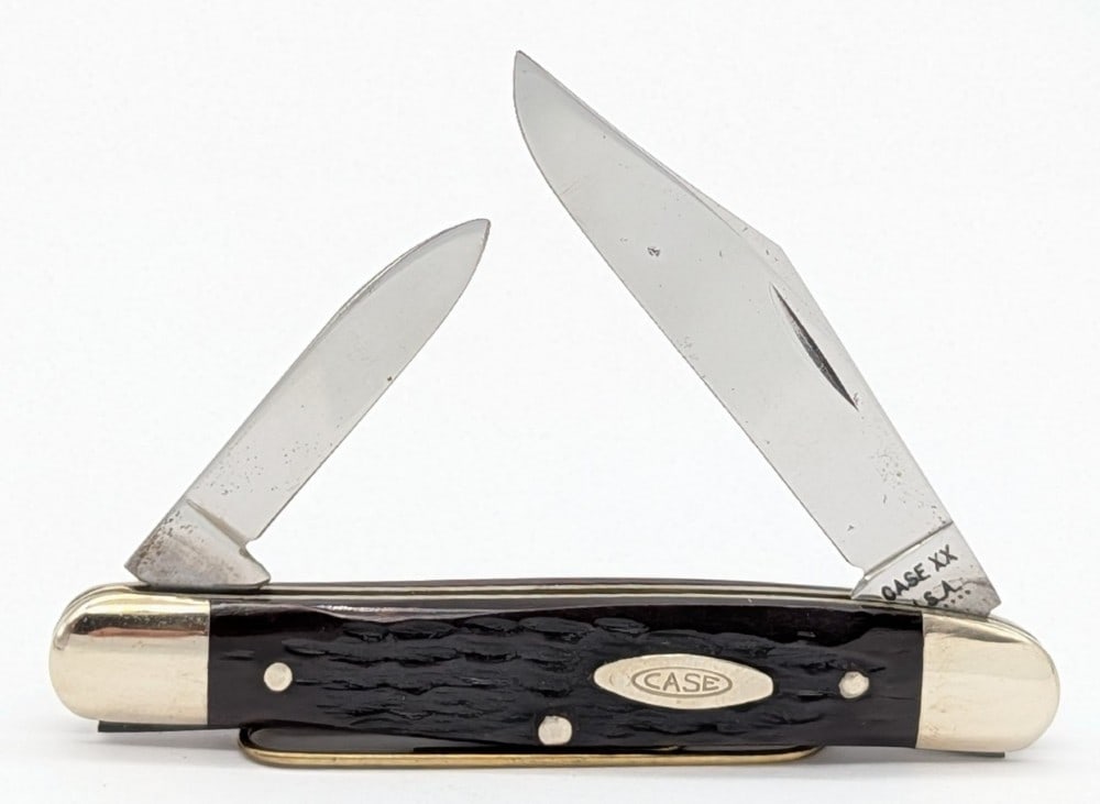 1972 Case XX Jigged Bone Half Whittler 6208: Knife is in nice condition with some light carbon spots on the blades, and light scuffs on the bolsters from handling. Overall measures 3-1/4in when closed.