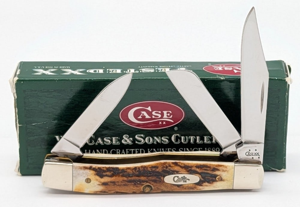 2006 Case XX Burnt Stag Stockman 53032 w/ Box: Knife is in very nice condition with minimal wear from handling. Overall measures 3-1/2in when closed.