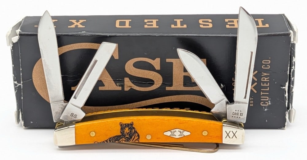 2023 Case XX Tiger Persimmon Orange Bone Small Congress 6468 w/ Box: Knife is in like new condition. Overall measures 3-1/8in when closed.