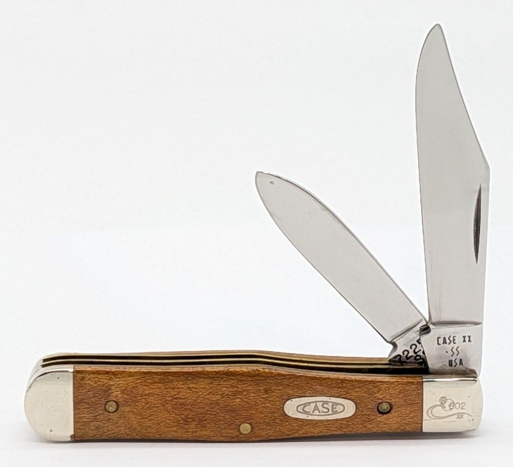 Ltd 1989 Case XX Smooth Wood Small Coke Bottle 7225 1/2: Knife is numbered 602, and is in very nice condition with minimal wear from handling. Overall measures 3in when closed.