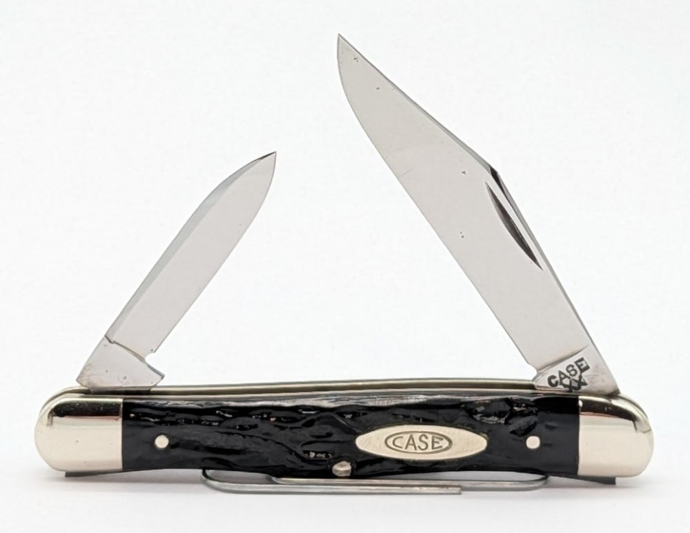 1940-64 Case XX Rough Black Whittler: Knife is in very nice condition with minimal wear from handling. Overall measures 3-1/4in when closed.