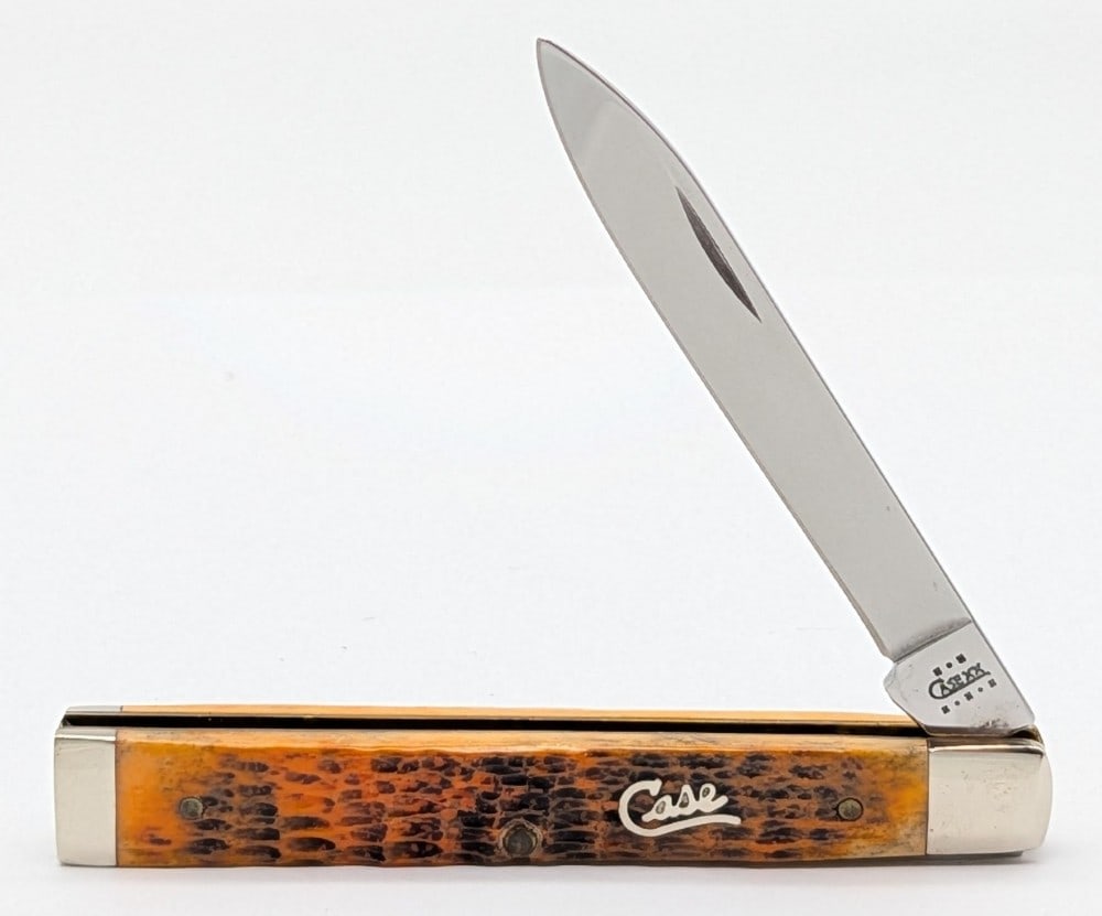 2002 Case XX Silver Script Autumn Bone Doctors Knife 6185: Knife is in very nice condition with light scuffs on the bolsters from handling. Overall measures 3-5/8in when closed.