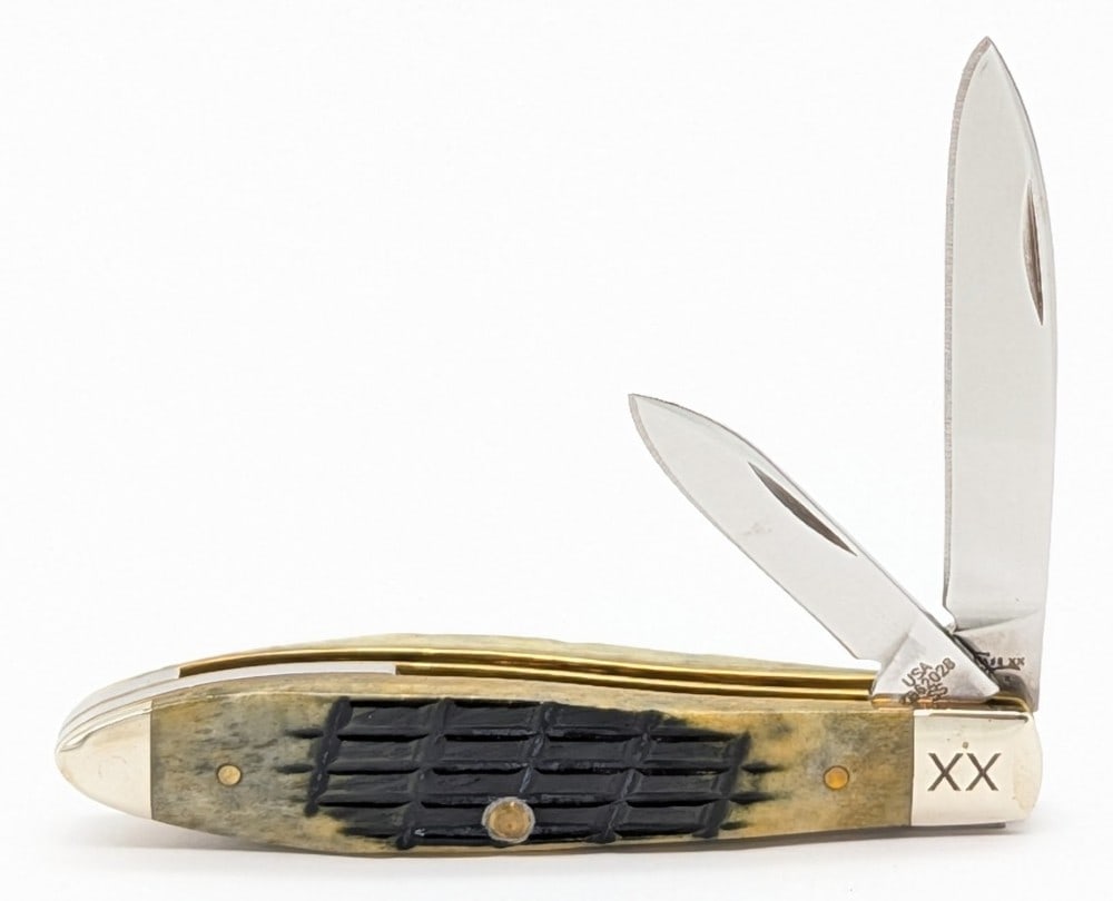 2019 Case XX Fence Jig Olive Green Bone Tear Drop Knife TB62028: Knife is in very nice condition with light scuffs from handling. Overall measures 3-1/2in when closed.