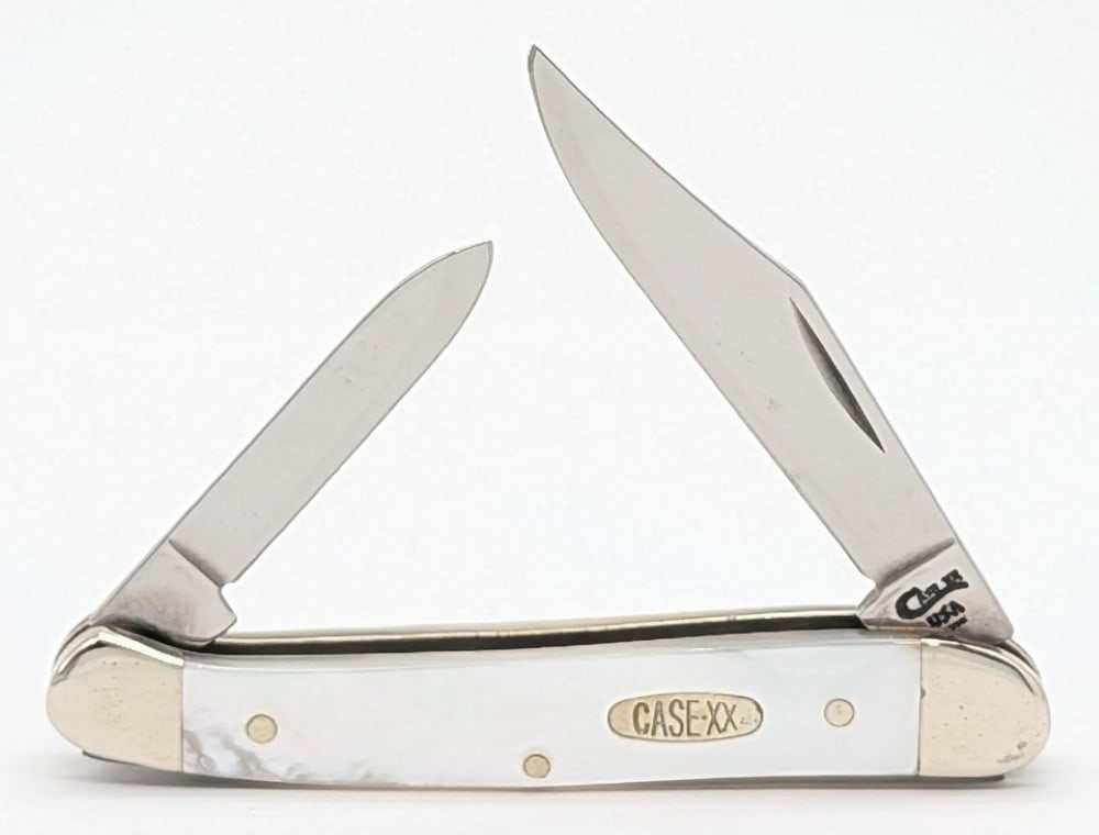 1997 Case XX Mother of Pearl Copperhead 82109X: Knife is in very nice condition with light scuffs on the bolsters from handling. Overall measures 3-1/8in when closed.