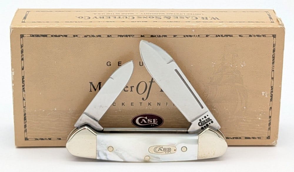 2001 Case XX Mother of Pearl Baby Butterbean 82132 w/ Box: Knife is in like new condition. Overall measures 2-3/4in when closed.