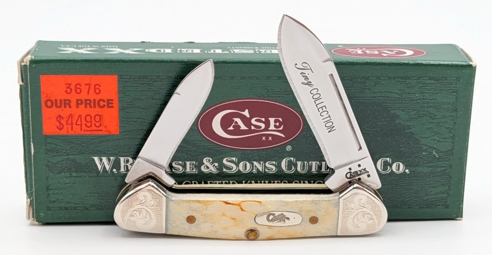 2005 Case XX Tiny Collection Scroll Bolster Burnt White Bone Baby Butterbean 62132 w/ Box: Knife is in like new condition. Overall measures 2-3/4in when closed.