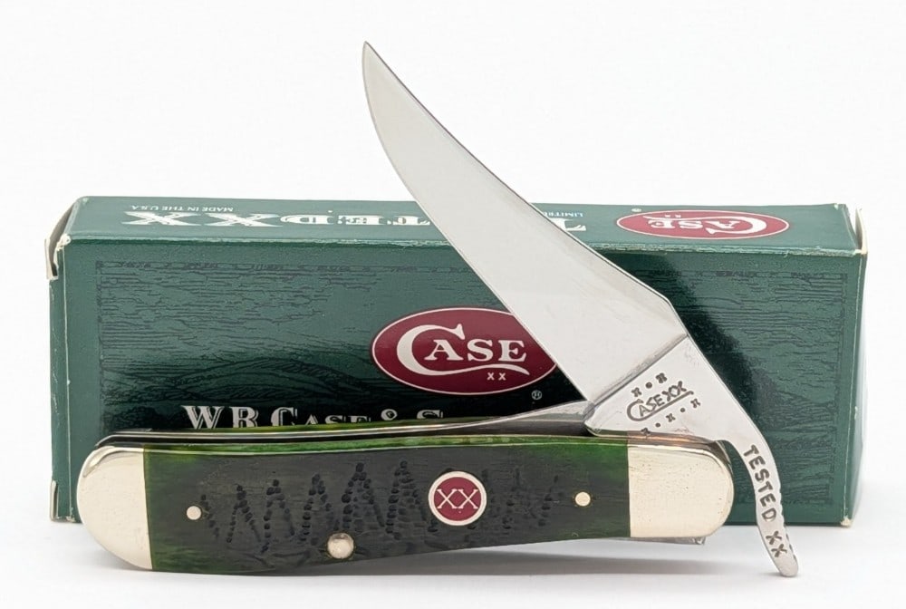 2002 Case XX Christmas Tree Jig Dark Green Bone Russlock 61953L w/ Box: Knives are in like new condition. Overall measures 4in when closed.