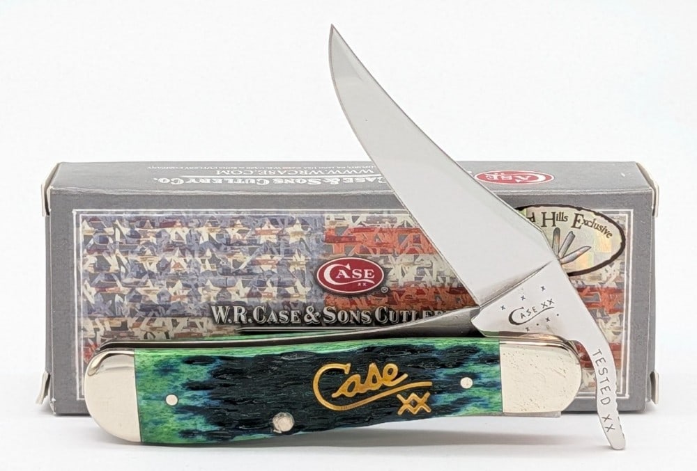 2013 Case XX Gold Script Kentucky Bluegrass Bone Russlock 61953L w/ Box: Knives are in like new condition. Overall measures 4in when closed.
