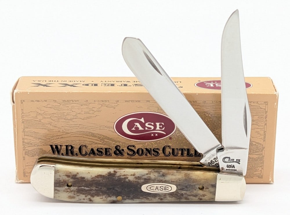 1993 Case XX Appaloosa Bone Mini Trapper A6207 w/ Box: Knife is in like new condition. Overall measures 3-1/2in when closed.