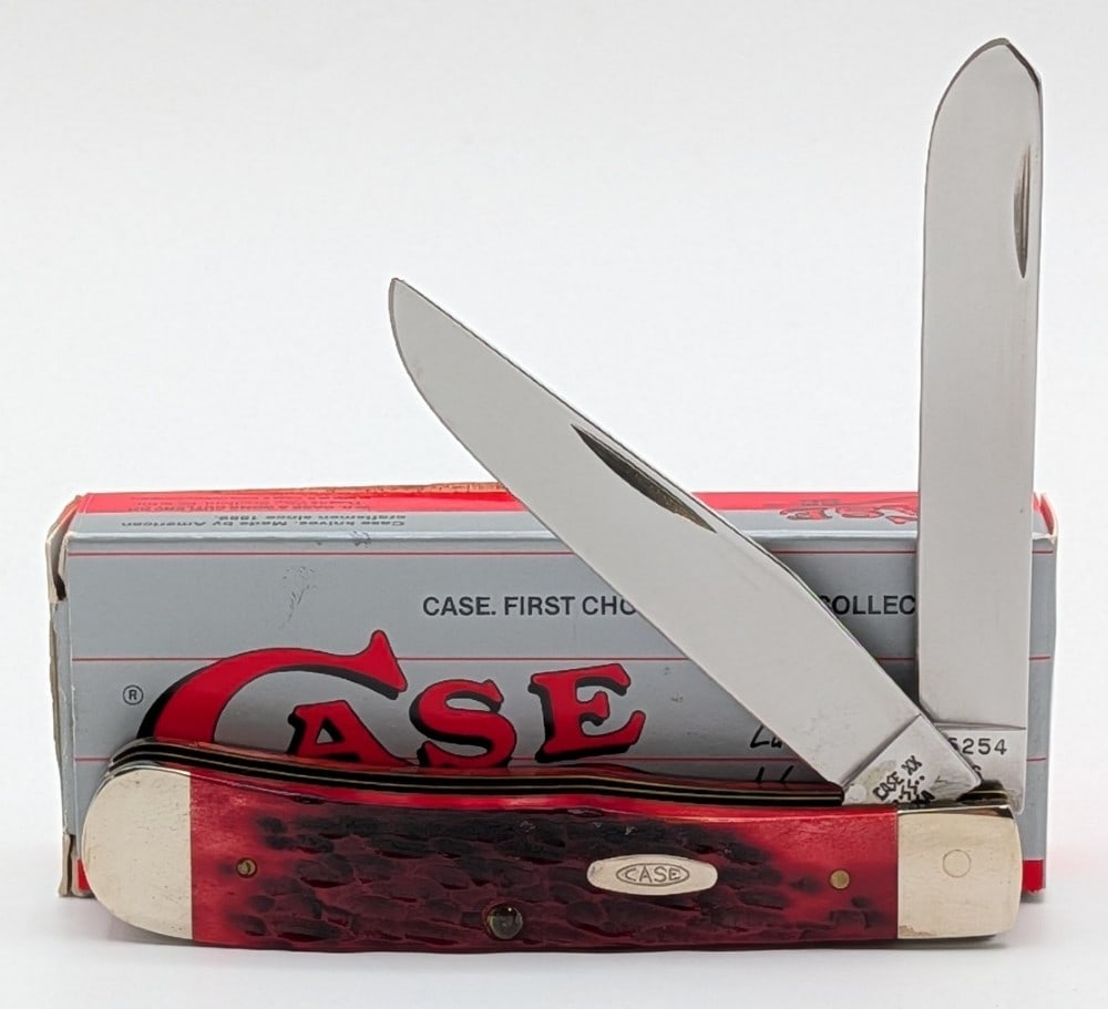 1985 Case XX Dark Red Bone Trapper R6254 w/ Box: Knife is in like new condition. Overall measures 4-1/8in when closed.