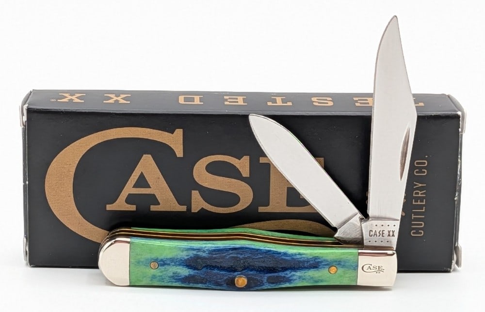2022 Case XX Hunter Green Bone Swell Center Jack Knife 5225 1/2 w/ Box: Knife is in like new condition. Overall measures 3in when closed.