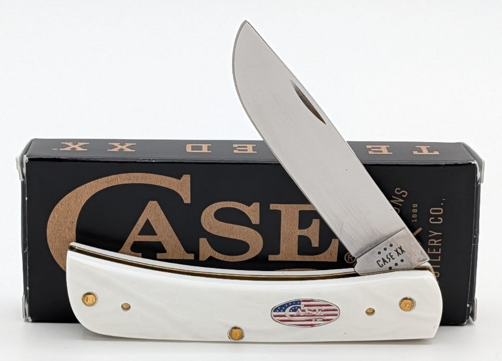 2024 Case XX Synth White Sod Buster Jr. 6137 w/ Box: Knife is in like new condition. Overall measures 3-5/8in when closed.
