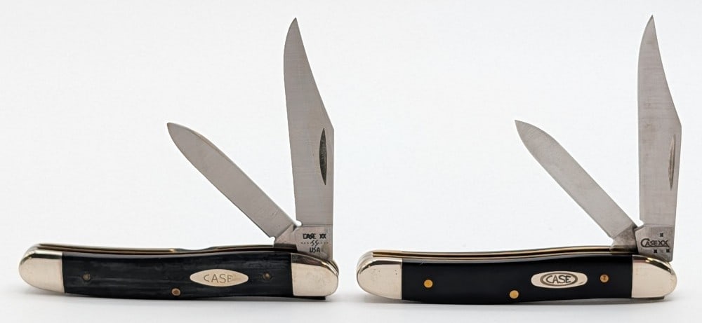 1982 & 07 Case XX Slick Black Medium Texas Jack Knives 22087: Knives are in nice condition with light scuffs on the bolsters from handling. Overall measures 3-3/8in when closed.
