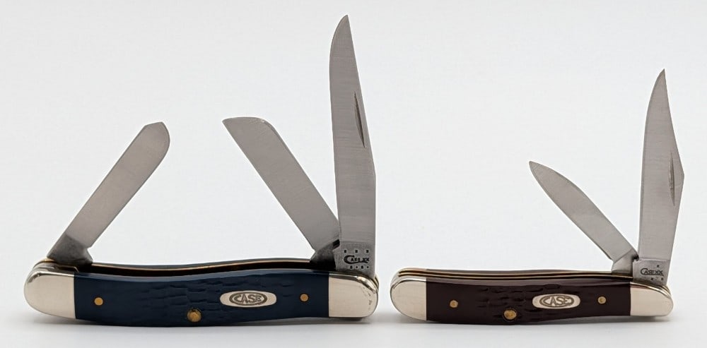 2007 & 13 Case XX Delrin & Blue Synth Peanut & Stockman: Knives are in very nice condition with light scuffs from handling. Largest overall measures 3-5/8in when closed.