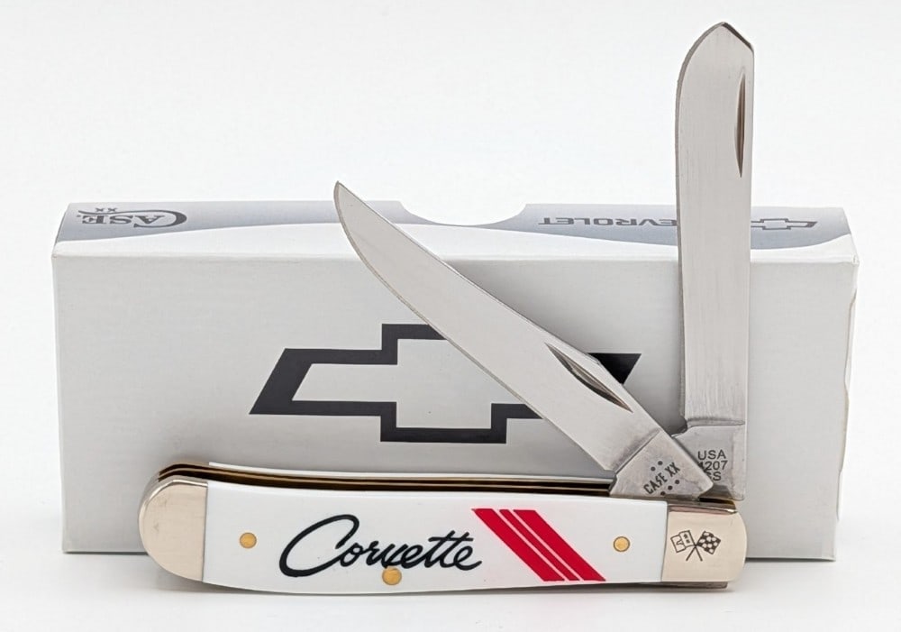 2025 Case XX Chevrolet Corvette White Synth Mini Trapper 4207 w/ Box: Knife is in like new condition. Overall measures 3-1/2in when closed.