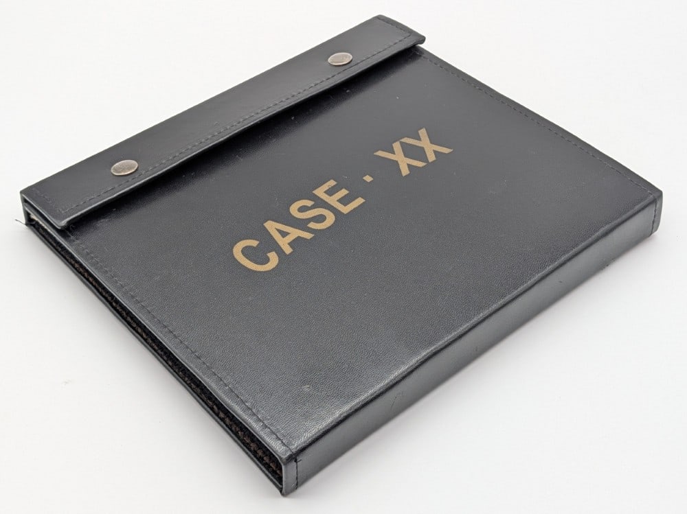 Vtg Case XX 24 Slot Carrying Case: Case is in nice condition with general scuffs and wear from use and handling. Measures 10-1/2in wide x 9-1/4in tall.