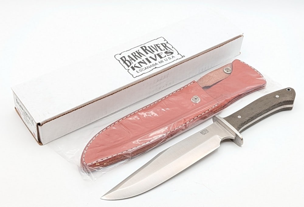1st Run Bark River Knives Highwayman IV Green Canvas Micarta Bowie Knife w/ Sheath & Box: Features a satin finish bowie blade, a satin double guard, a full tang handle construction, and green canvas micarta handle scales with a lanyard hole. Knife is in new condition. Blade length measures
