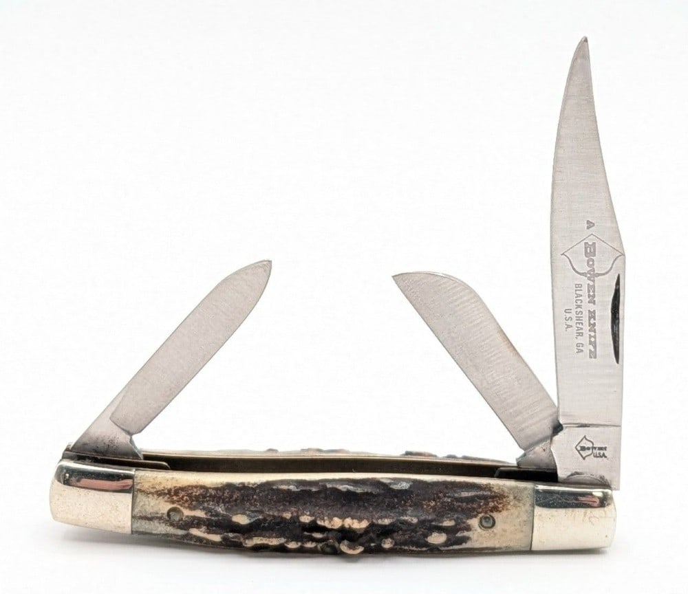 Bowen Knives Popcorn Stag Stockman: Knife is in very nice condition with light scuffs on the bolsters from handling. Overall measures 3-7/8in when closed.