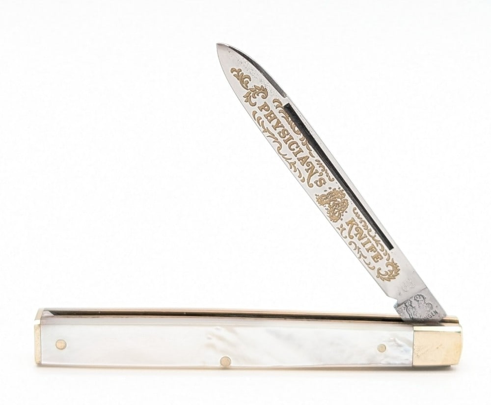 Ltd Frank Buster Fight'n Rooster Mother of Pearl Physician's Knife: Knife is in very nice condition with light scuffs from handling. Overall measures 3-5/8in when closed.