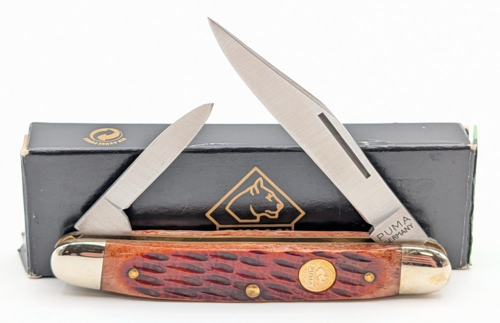 Ltd 2000 Puma NKCA Jigged Bone Texas Jack Knife w/ Box: Knife is 1 of 700, and is in very nice condition with light tarnishing from age. Overall measures 3-3/8in when closed.