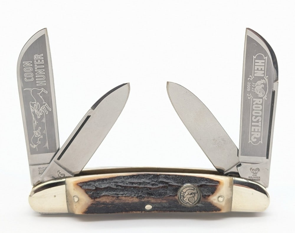 Bertram Cutlery Hen & Rooster Stag Coon Hunter Congress Knife: Knife is in very nice condition with light scuffs from handling. Overall measures 4-1/4in when closed.