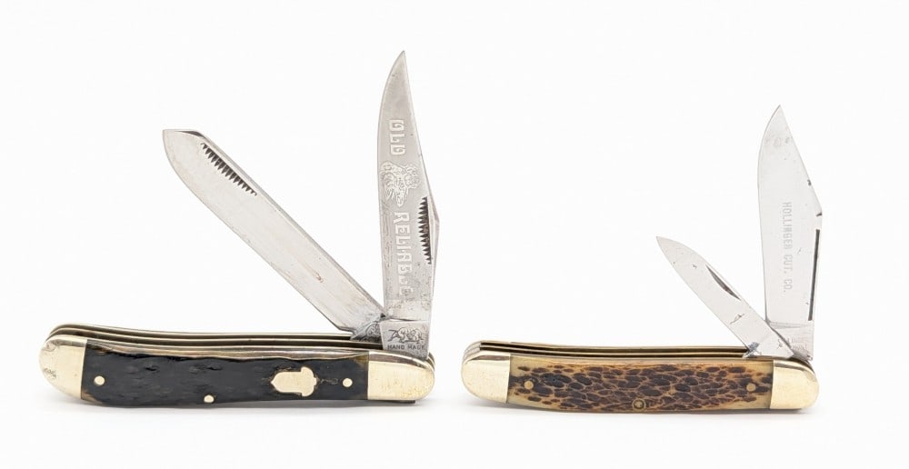 Bull Dog Brand & Hollinger Jigged Bone Folding Knives: Knives are in good - fair condition with carbon spots and tarnishing on the blades, and scuffs and tarnishing on the bolsters. Overall measures 3-7/8in when closed.