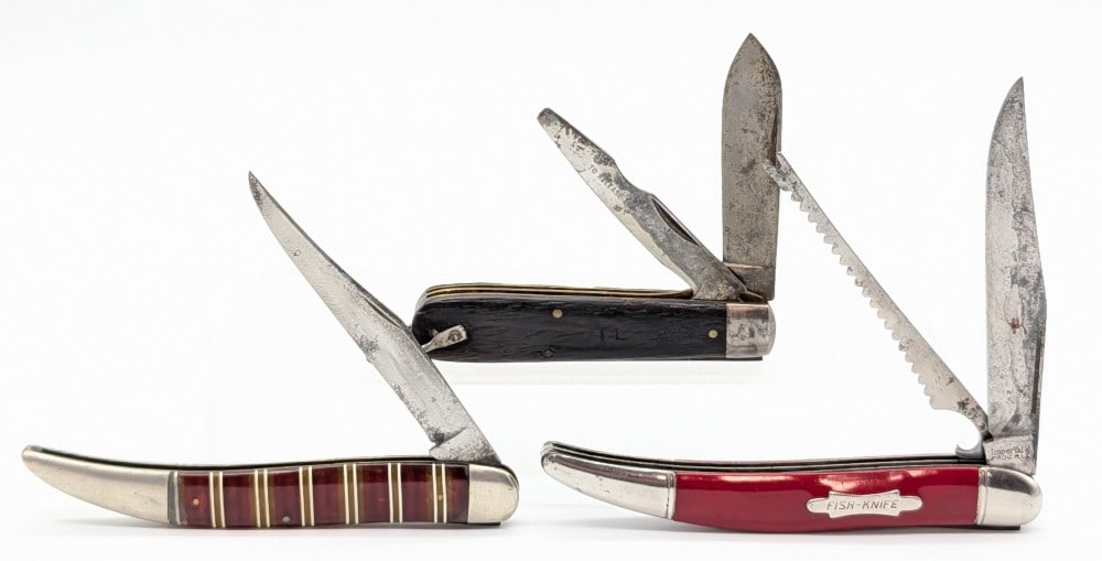 Ulster, Imperial, & Unknown Utility & Fishing Knives: Knives are in aged condition with varying amounts of tarnishing, scratches, dings, and other wear from use and age. Largest overall measures 5in when closed.
