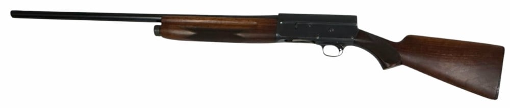 Remington Model 11 .12 Ga Semi Automatic Shotgun: Remington Model 11 .12 Ga Semi Automatic Shotgun.? The Remington model 11 .12 Ga shotgun is in used condition.? Barrel measures 28 inches in length.? Blueing is good, wood stock is in used condition.?