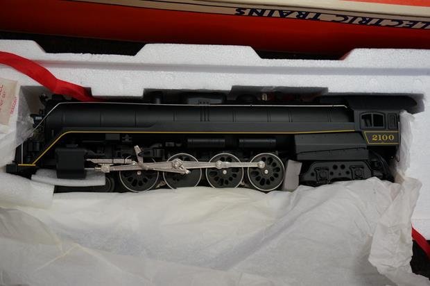 Lionel Reading T-1 4-8-4 Steam Locomotive & Tender with: Lionel Reading T-1 4-8-4 Steam Locomotive & Tender with Railsounds #18006 MIB with Outer Box