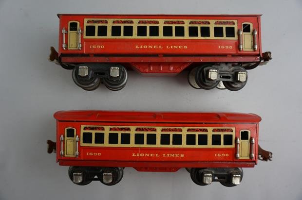 Lionel Prewar Lot of 2 #1690 Pullman Cars: Lionel Prewar Lot of 2 #1690 Pullman Cars