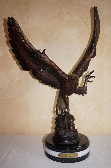 w aribu sculpture