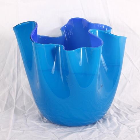 Venini Blue Fazzoletto Handkerchief Art Glass Vase: Venini blue fazzoletto handkerchief art glass vase, 2000. Engraved signature. 10 3/4"H.
