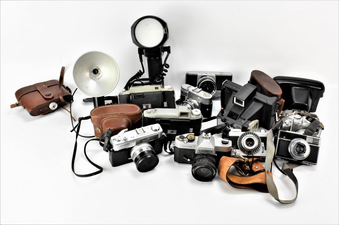 Vintage Cameras: Grouping of Vintage Cameras (14) as well as 1 camera part; Canon Powershot S2 IS, Bell & Howell Auto 35/Reflex, Iconta 521/16 made Zeiss, Ricoh Autoshot, Kodak Pony 828, Yashica TL-Electro, Jsolette A