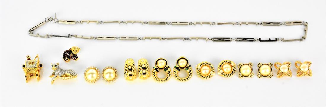 Richelieu High Fashion Runway Jewelry Grouping: Includes Richelieu brooche of a large cat, Richelieu earrings, Trifari carriage brooche, necklaces, large Pauline Rader (Helen) necklace, and other pieces and sets