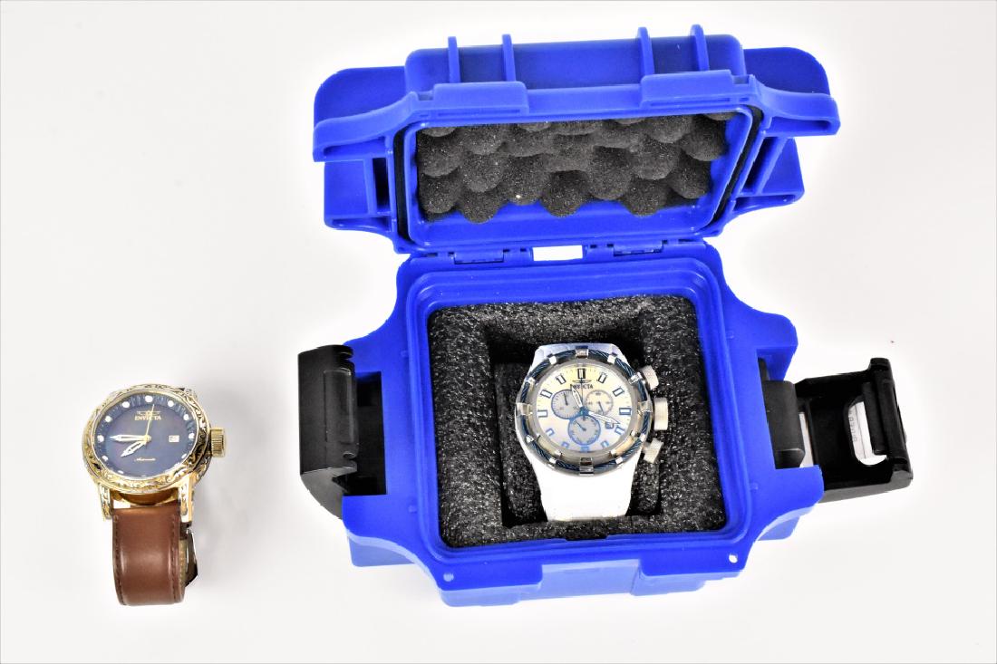 Limited Edition Invicta Bolt: Includes; Limited Edition Invicta Bolt Model no. 13780 465 of 550 built Stainless Steel & ceramic case SP movement Water resistant to 50M Blue waterproof case Also Includes an Invicta vintage model no