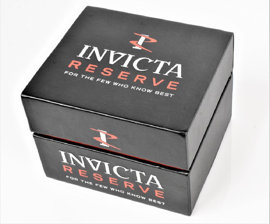 Invicta Sea Hunter Men's Watch: An Invicta Sea Hunter Men's Watch model 22123 Swiss components with asilicone band 50mm case size 300m water resistance. Includes instruction manual. Provenance: private collection, some "new old stoc