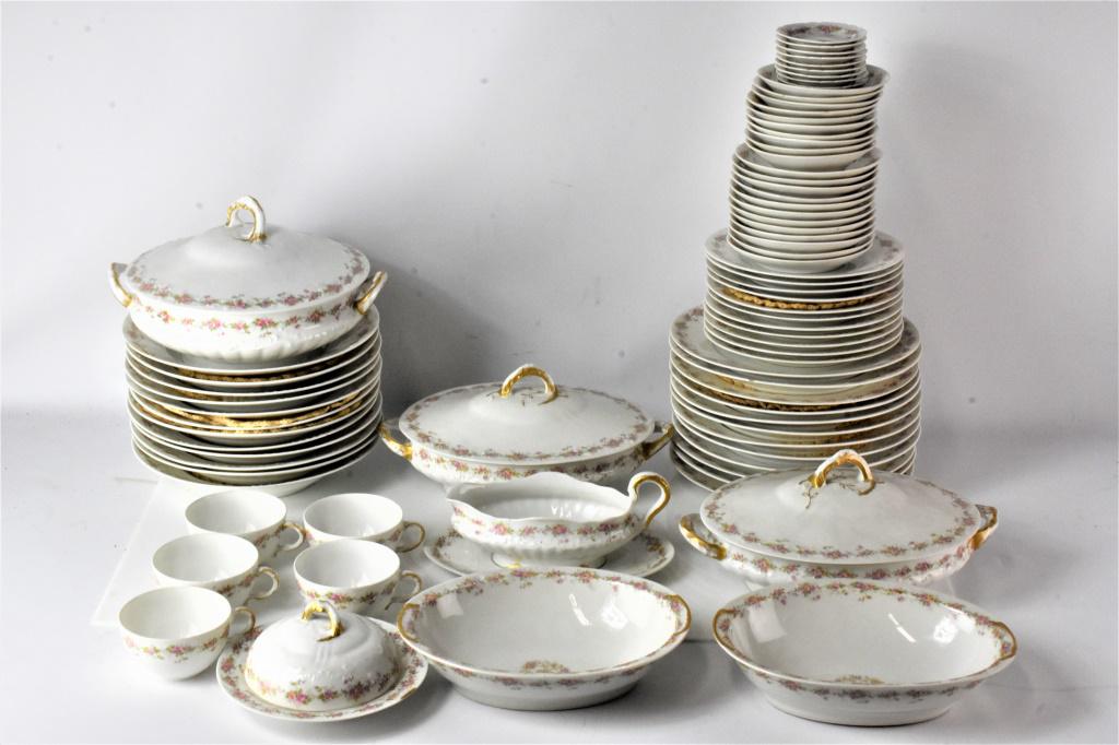 French Limoge Dinner Service for 10: Includes: Theodore Haviland Limoges France dinner service for 10 with extra pieces: 10 - 7.5" plates 10 - 5" Small Dishes/bowls 12 - 5.5" Saucers 10 - 3.25" Small Saucers 6 - 3.5" Tea cups (1 has hair