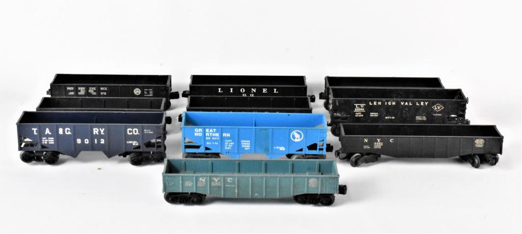 Lionel Box Car Grouping: Grouping includes (10) pieces including (2) models #2452X, #2452, #6032, #6112, #9012, #9011, #6456, #6462, and #6162.