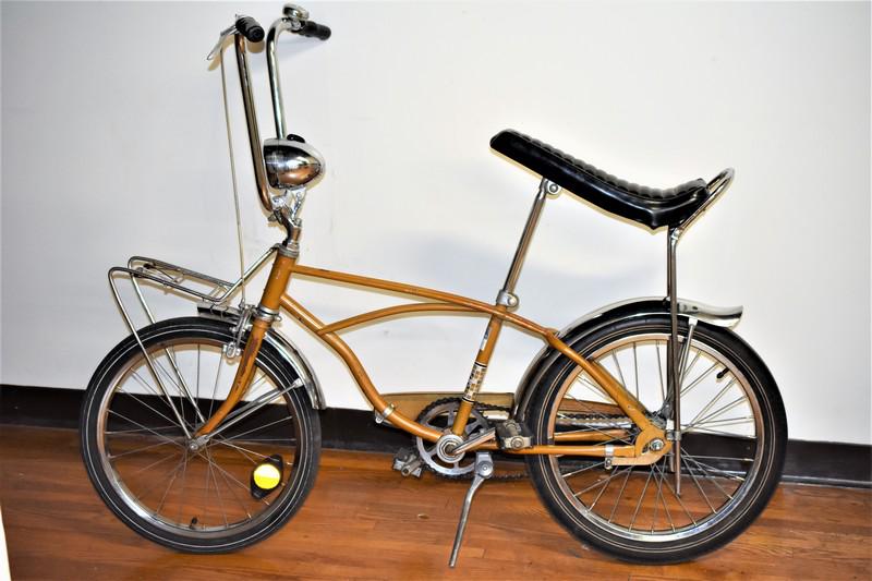 Vintage Columbia Bicycle: Includes a vintage Columbia bicycle, BMA/6 certified. Circa 1960s to 1970s
