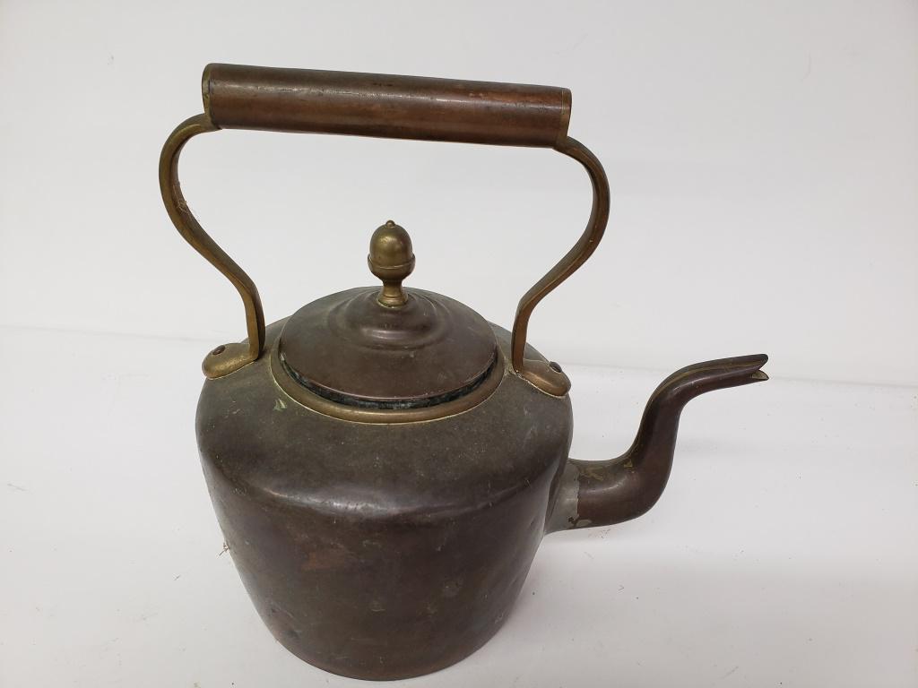 Copper tea kettle: Measures 11x1q