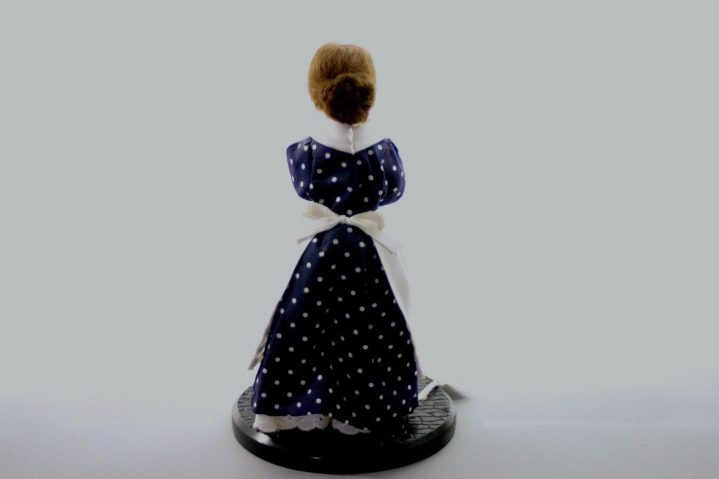 Irish Turf Owen craft Doll Molly Original: A fine doll, estate found, Irish Turf Owen Craft hand made doll titled Molly.