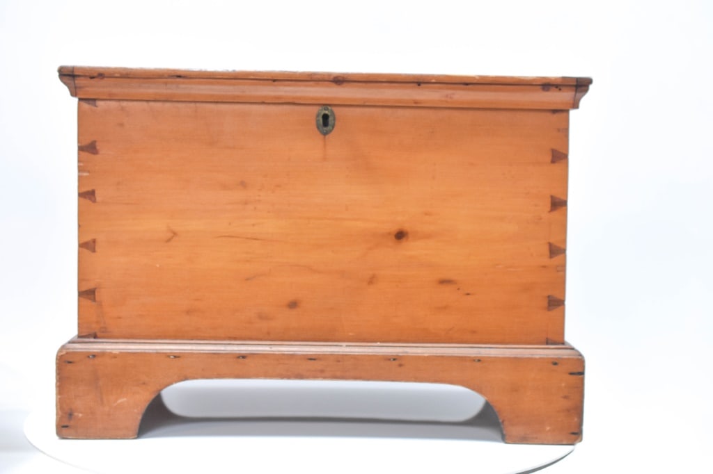 Antique Miniature Dovetailed Wood Blanket Chest: Dovetailed bracket foot blanket chest. Beautiful condition, does NOT comes with key, there are no major chips, cracks, breaks, or any damage that would not match its age. Approx: 16" x 9" x 11.5"