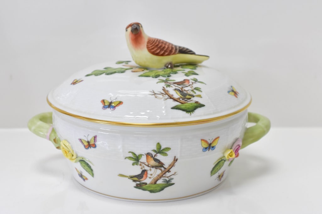 Herend Rothschild Porcelain Soup Tureen: Medium Sized Herend Porcelain Soup Tureen, beautiful condition with no apparent chips, cracks, breaks, or repairs. Measures approx. 10" x 8.5" x 6.5"