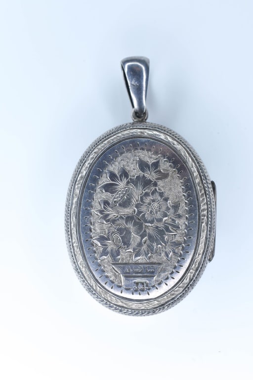 Large Silver Ornate Victorian Star Locket (1 of 4)
