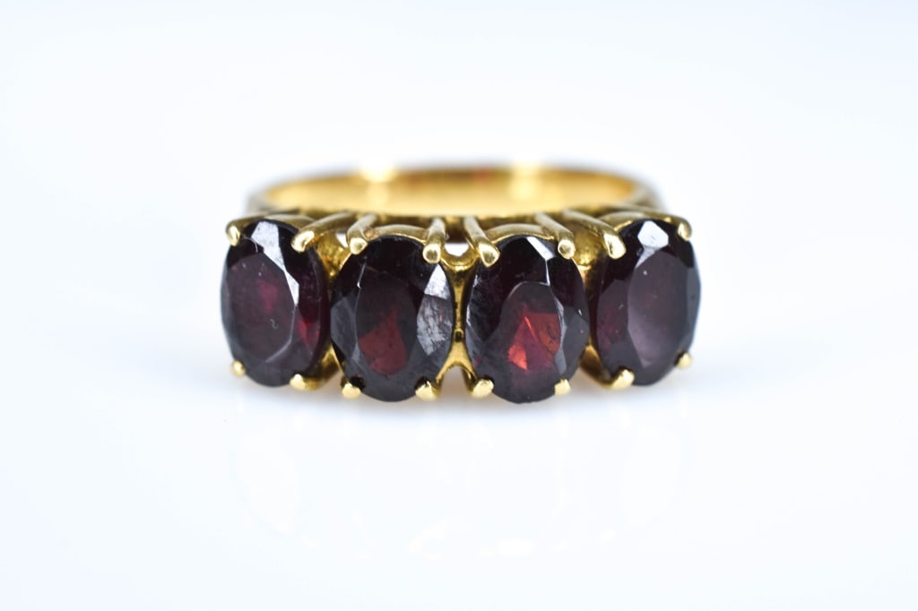 18k Yellow Gold 4 Stone Garnet Band (1 of 4)