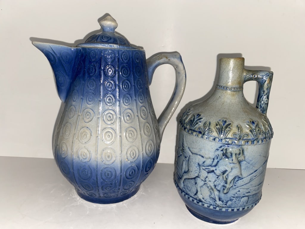 Antique Whites Utica Stoneware Hunting Dog (1 of 7)