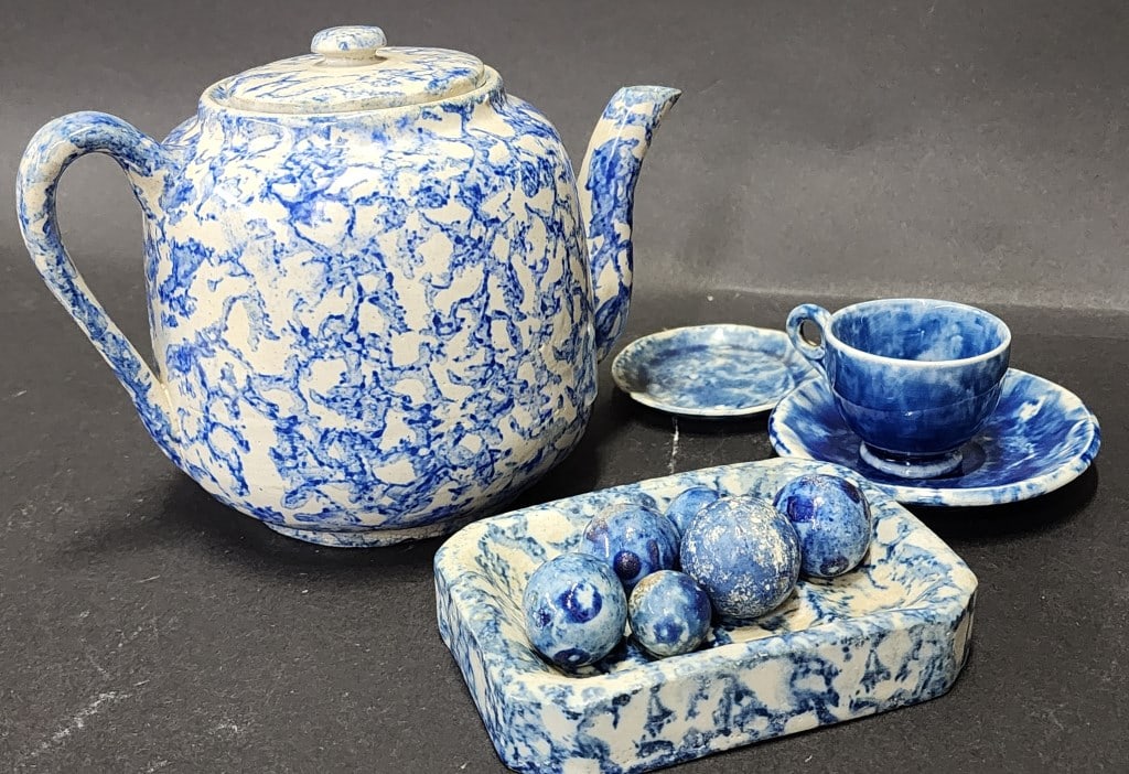 19th Century Spongeware Tea Pot & More (1 of 3)